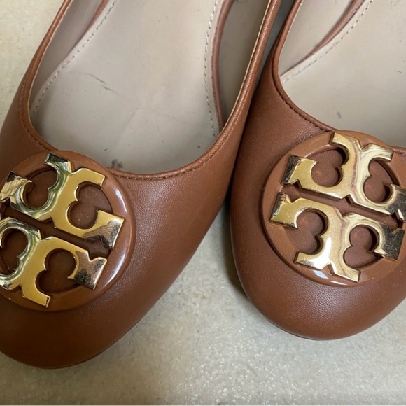 Barely worn Tory Burch Chelsea Pump - Picture 2 of 5